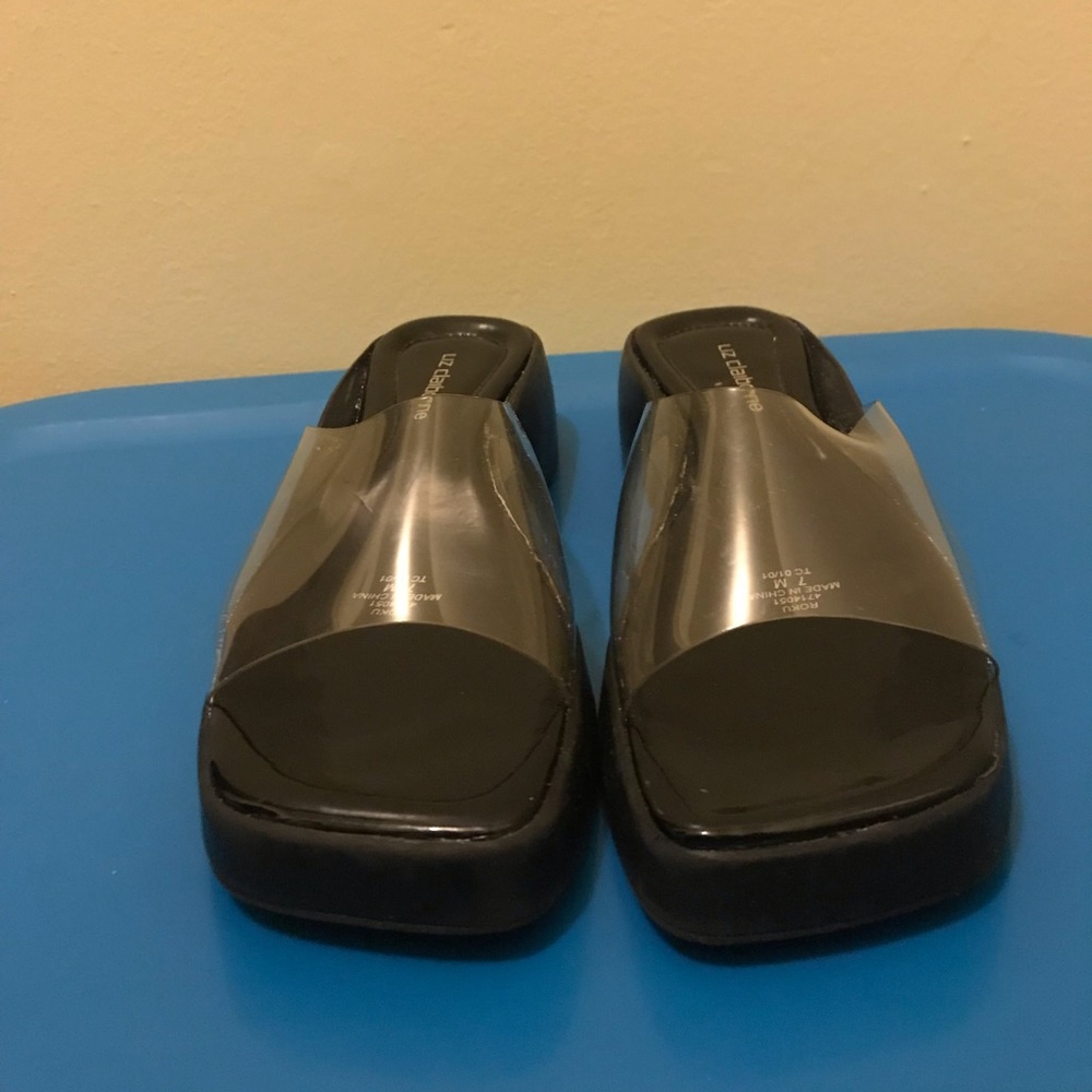 Flat clogs